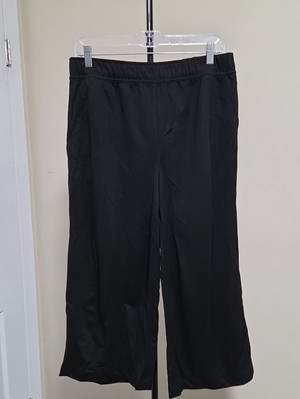 Reitmans Black Wide-Leg Pull-On Trousers
